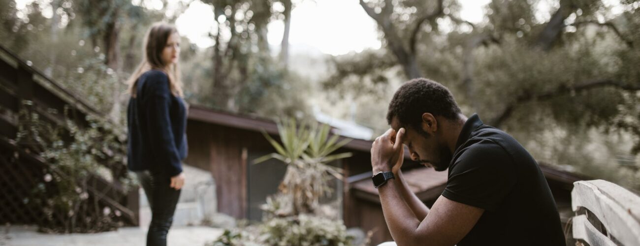 7 Warning Cues of Gaslighting in a Relationship