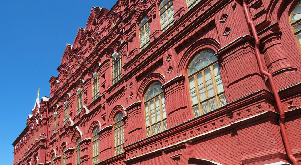 first date ideas in Moscow Red Square